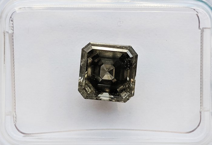 Diamond 2.01 emerald for sale  
