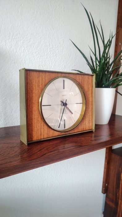 Clock table clock for sale  
