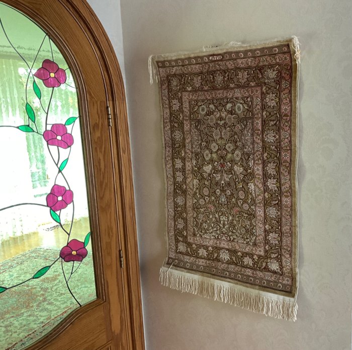 Hereke zijde tapestry for sale  