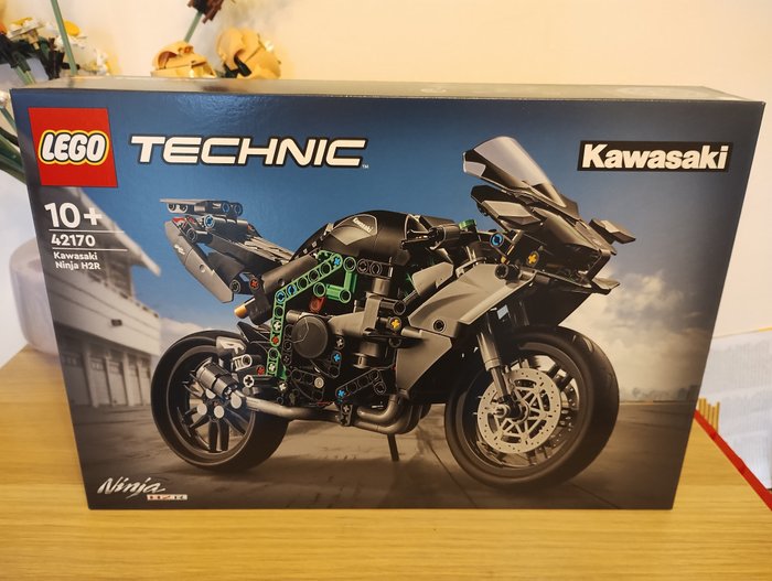 Lego technic 42170 d'occasion  