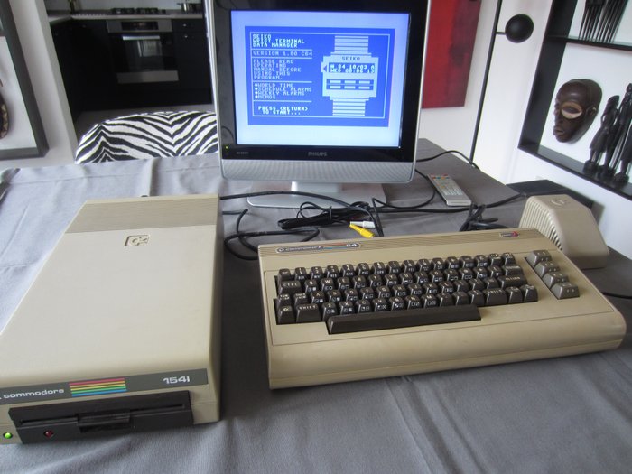 Commodore computer usato  