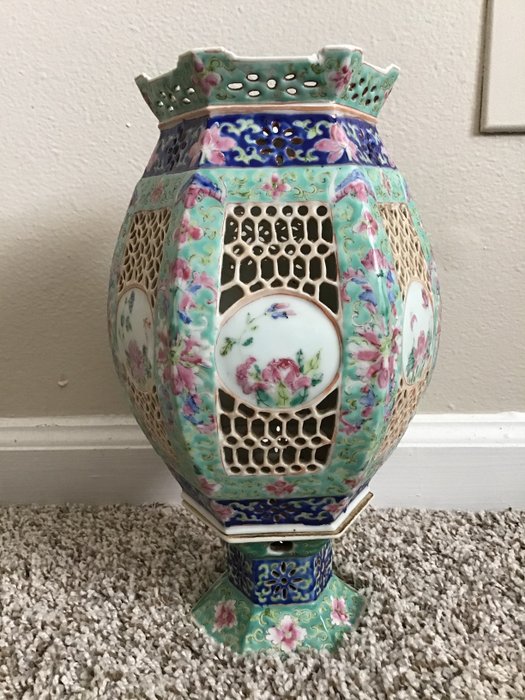 Vase mounted lamp for sale  