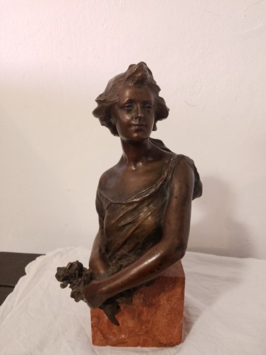 Sculpture scultura donna usato  