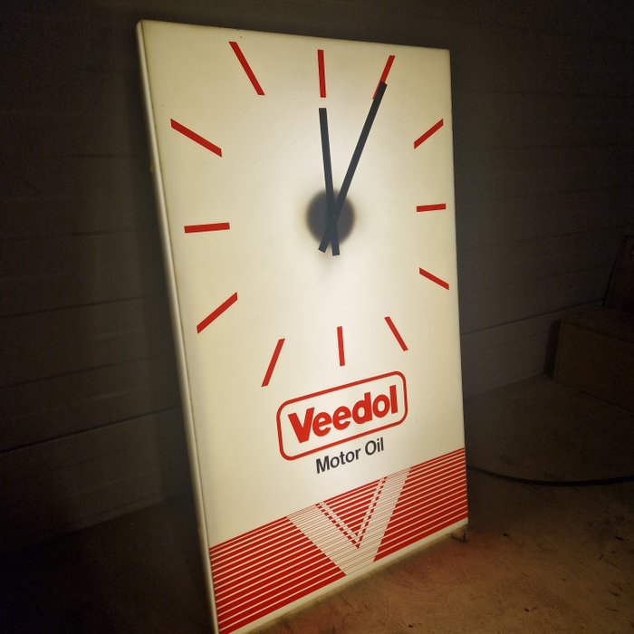 Clock veedol klok for sale  