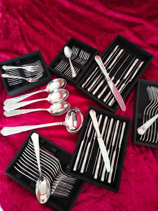 Cutlery set for d'occasion  