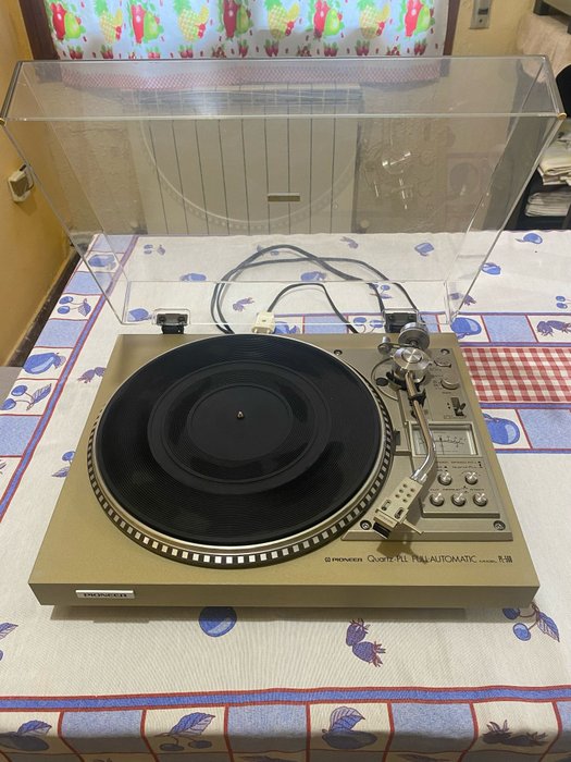 Pioneer 560 turntable for sale  