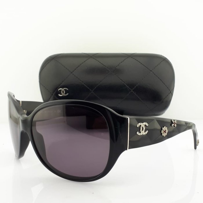 Chanel butterfly black usato  