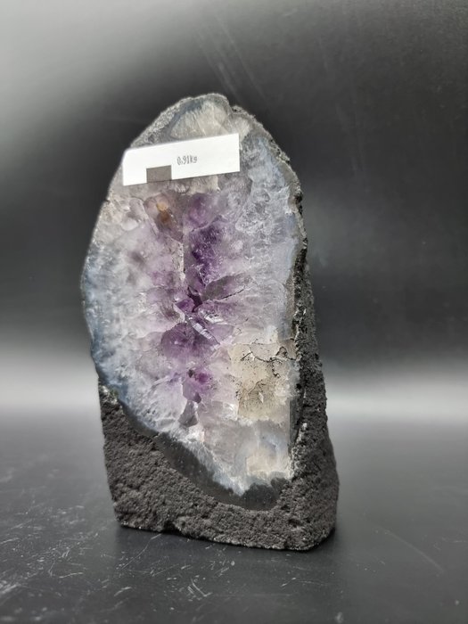 Amethyst cathedral geode usato  