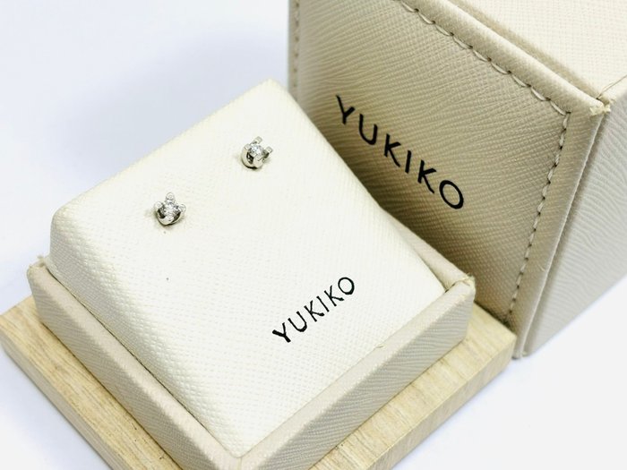 Yukiko earrings white usato  