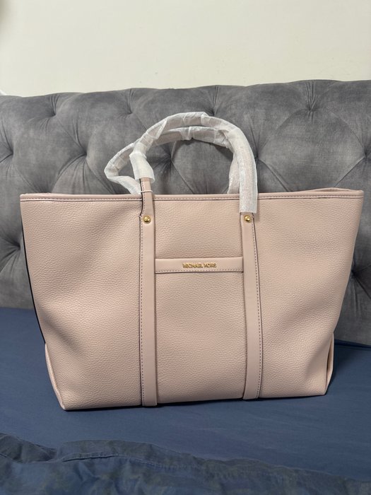 Michael kors handbag for sale  