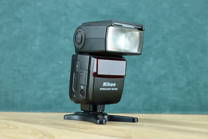 Nikon speedlight 600 usato  