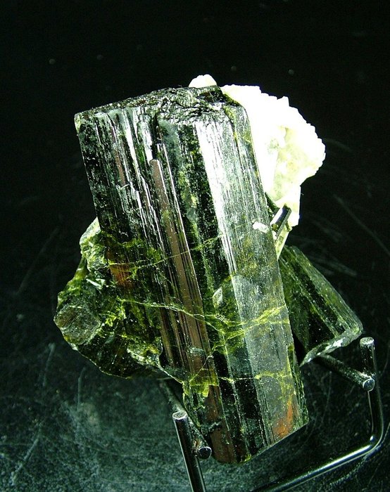 Cw1079 large epidote for sale  