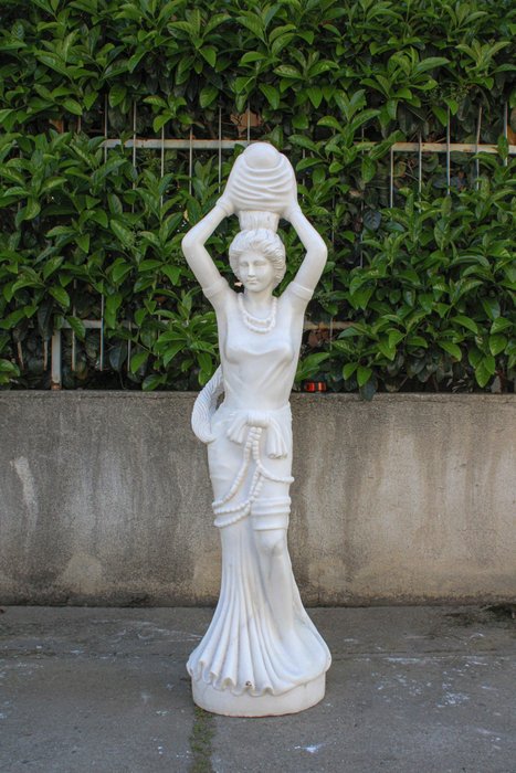 Sculpture dama con for sale  