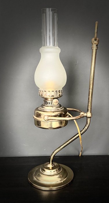 Kerosene lamp old usato  