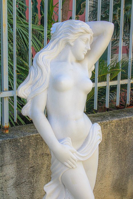 Sculpture fanciulla nuda for sale  