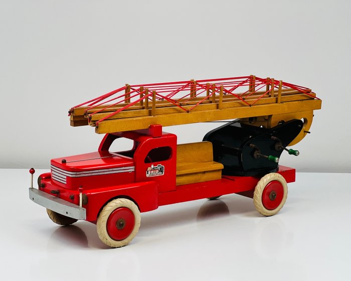Brio toy vehicle usato  