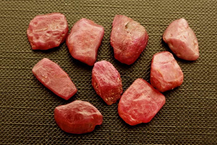 Ruby carat raw for sale  