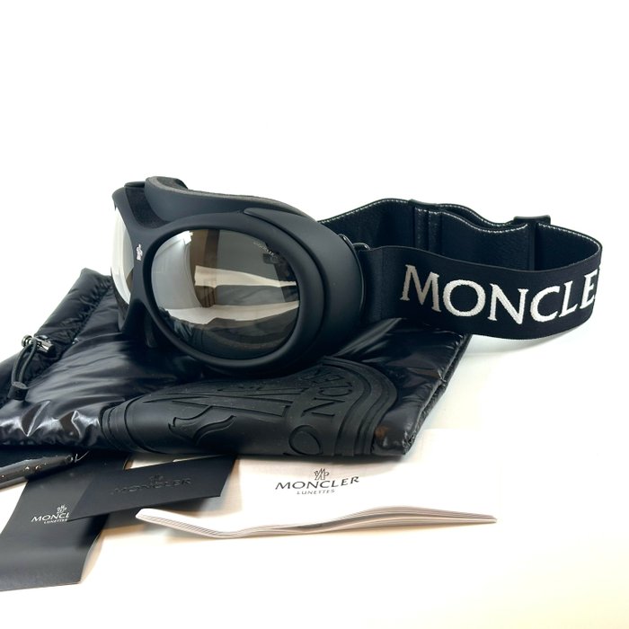 Moncler new goggles usato  