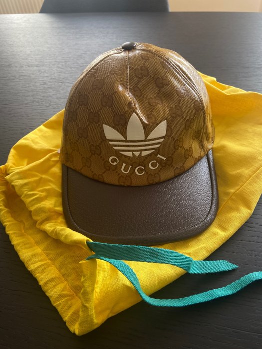 Gucci hat canvas usato  