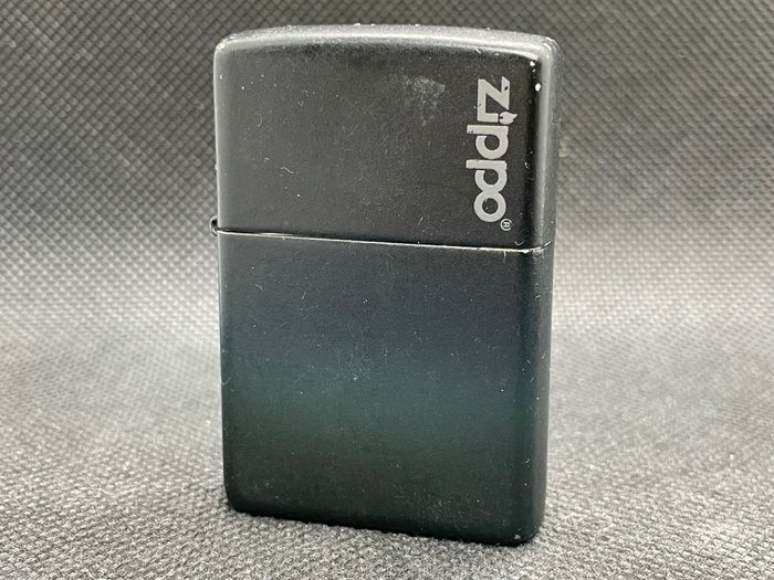 Zippo 2000 black d'occasion  