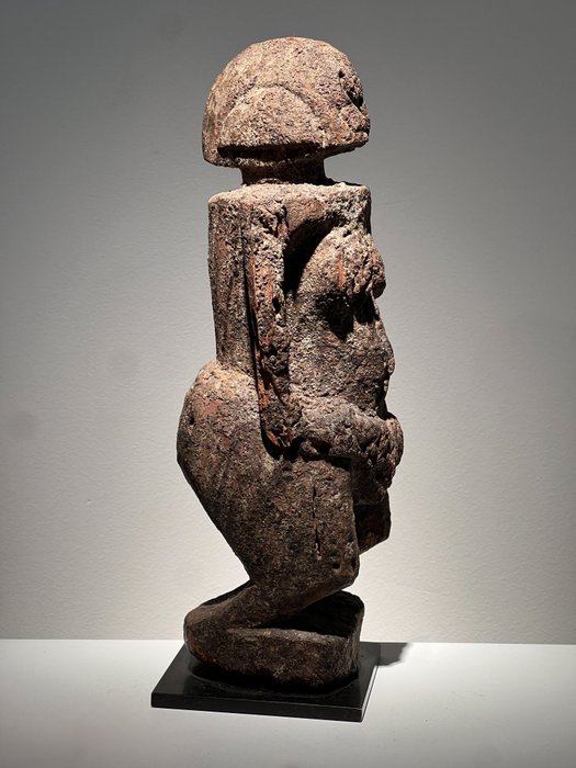 Dogon female sculpture usato  