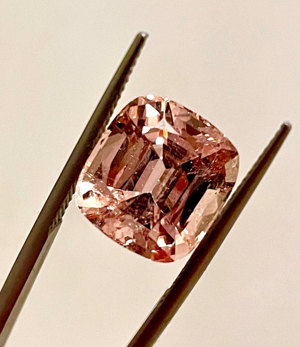 Orangy pink topaz for sale  