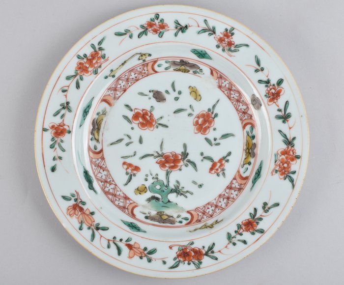 Plate decorated famille for sale  