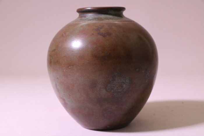 Fine bronze vase for sale  