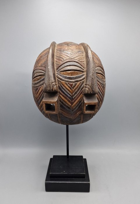 Magnificent kifwebe mask for sale  