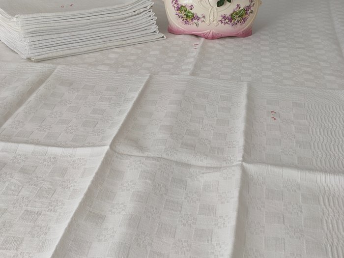 Tablecloth napkins mono for sale  