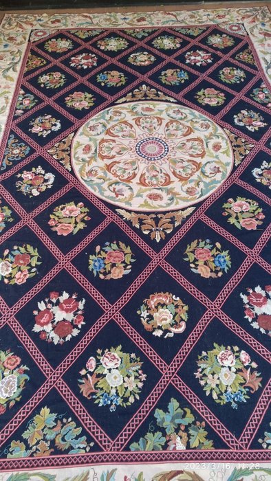 Needlepoint rug 620 for sale  
