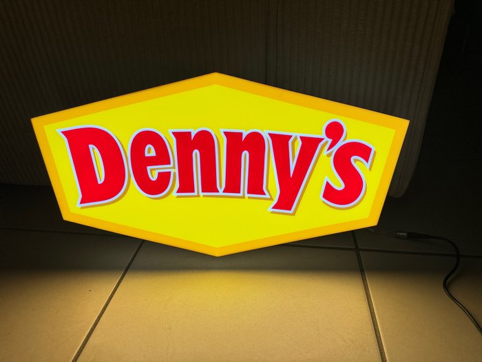 Restaurant denny lighted for sale  