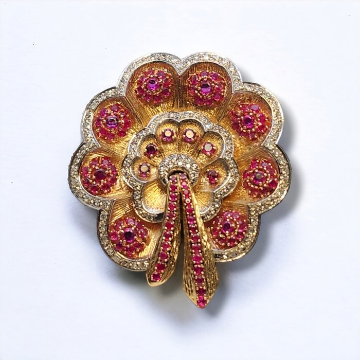 Brooch yellow gold for sale  