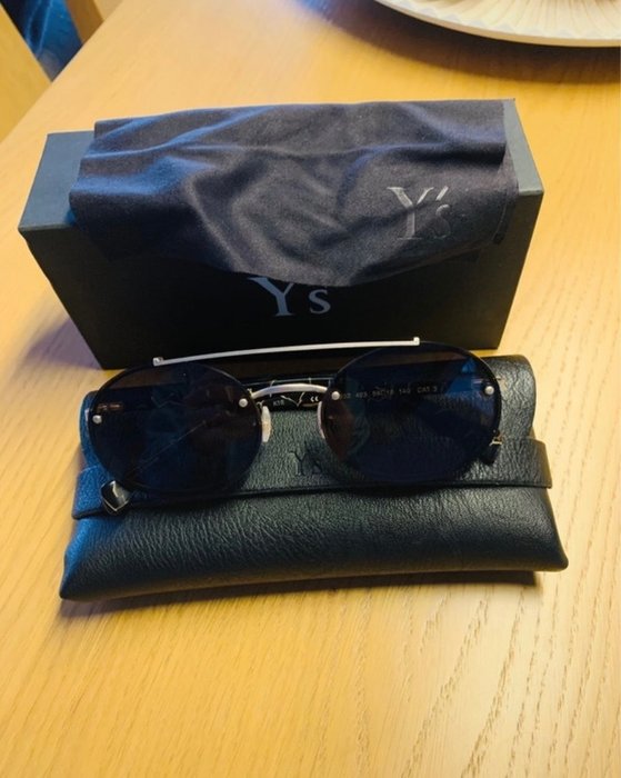 Yohji yamamoto sunglasses usato  