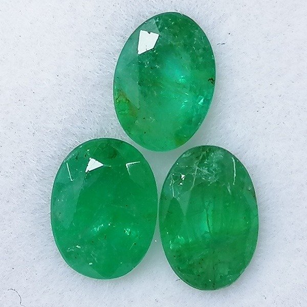 Pcs emerald 2.81 for sale  