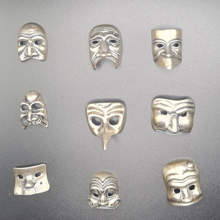 Maschere veneziane argento usato  