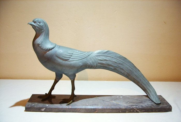 Statue fazant regule for sale  