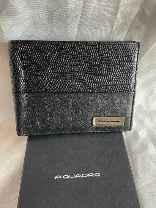 Piquadro wallet usato  