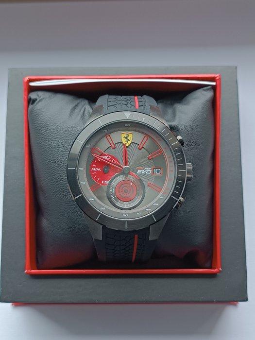 Ferrari orologio scuderia usato  