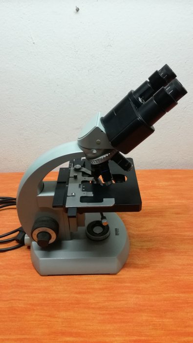 Microscope binocular 1980 usato  