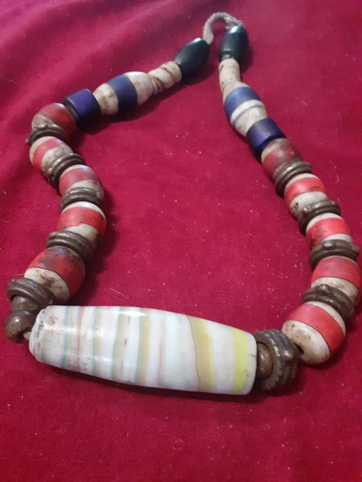 Old heavy necklace d'occasion  