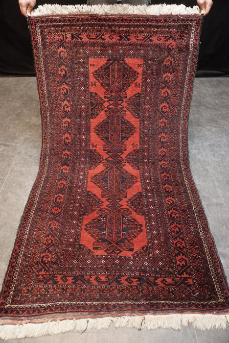 Afghan baluch carpet usato  
