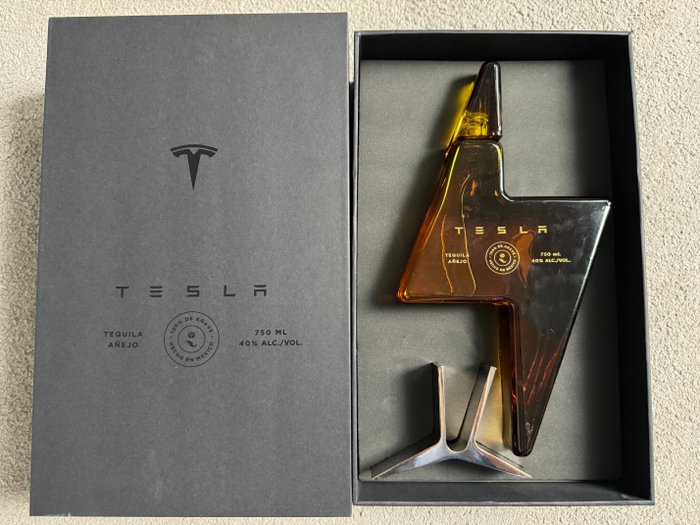 Tesla tequila anejo usato  