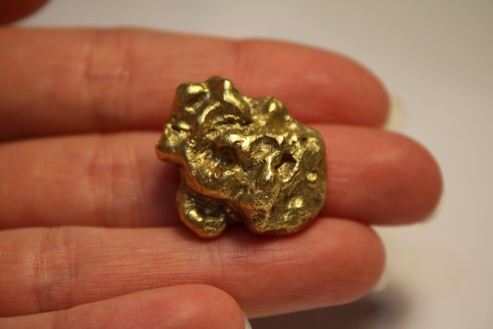 Gold nugget height for sale  