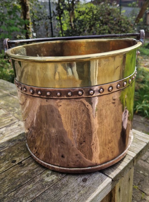Bucket antique frisian d'occasion  
