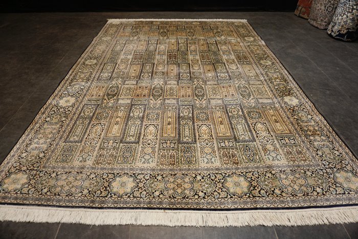 Cashmere silk carpet d'occasion  