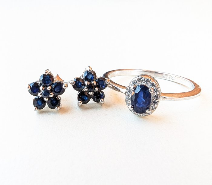 Blue sapphire ring for sale  