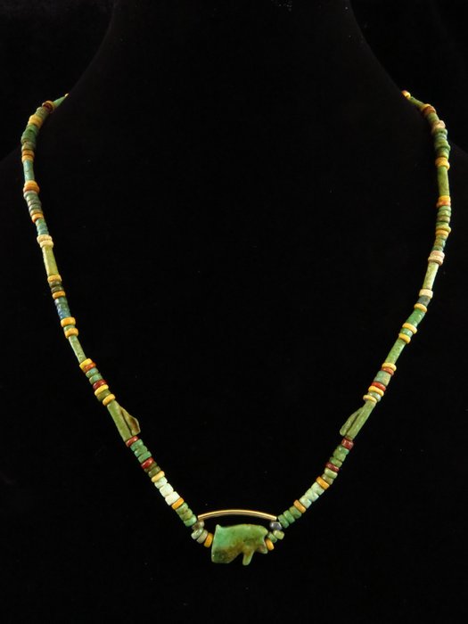 Ancient egyptian necklace usato  
