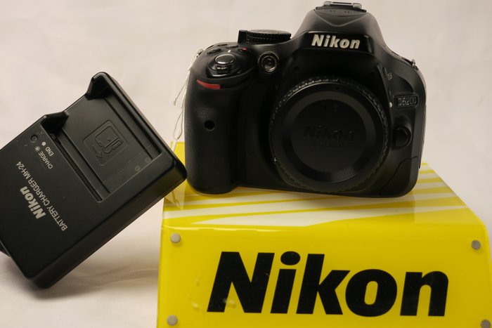 Nikon d5200 camera usato  