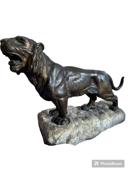Hesteau sculpture tigre d'occasion  